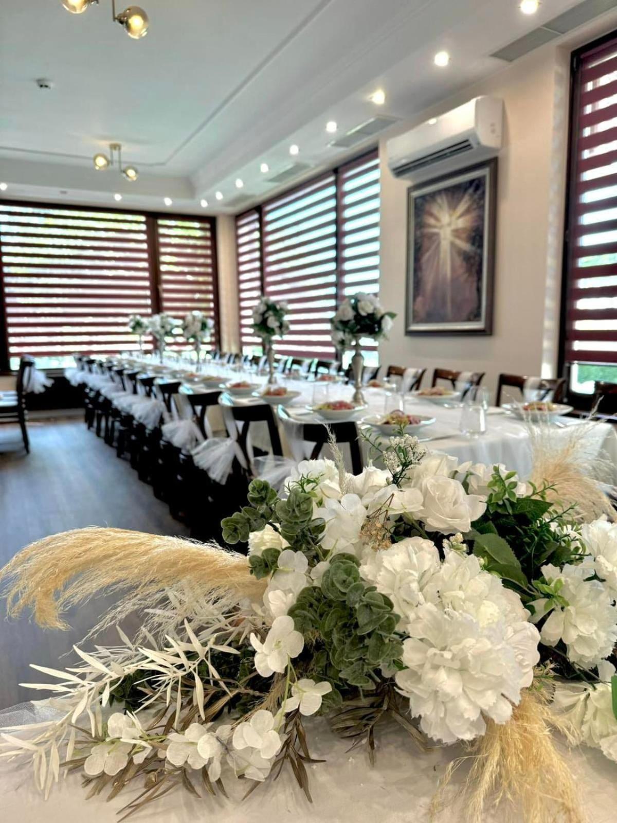Hotel-Restaurant Almond คาร์โลโว ภายนอก รูปภาพ