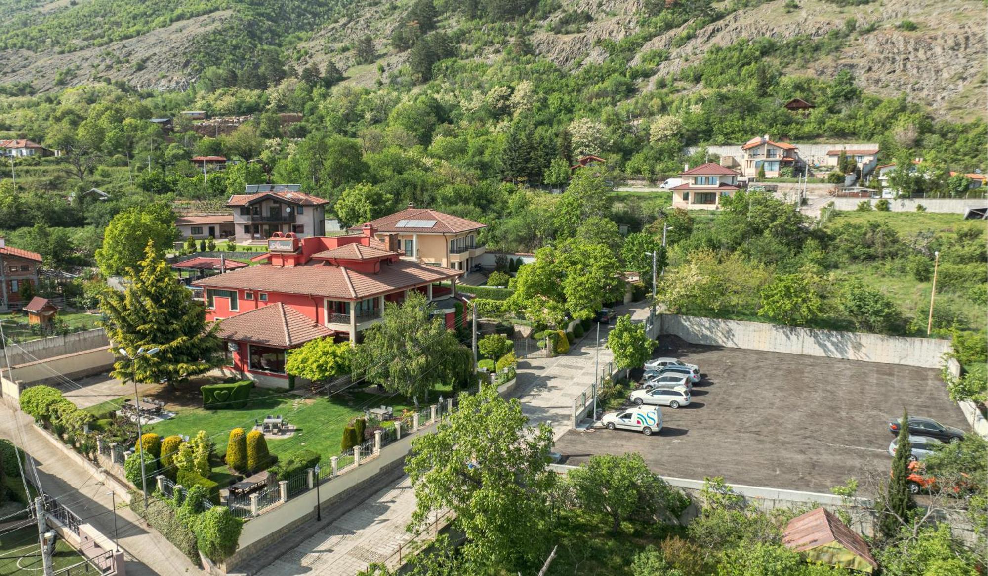 Hotel-Restaurant Almond คาร์โลโว ภายนอก รูปภาพ